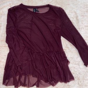 💗 3/$20 maroon mesh peplum style top